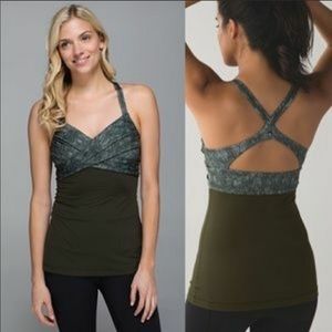 Lululemon wrap it up tank. Palm print size 6
